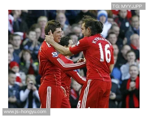 洛克伦与亨克激战正酣比分胶着双方争夺胜利的精彩瞬间